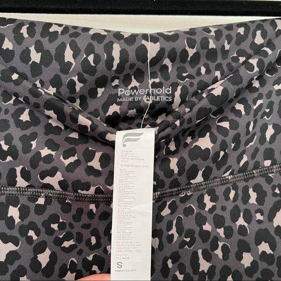 Fabletics High Waisted Leggings Leopard Print Size Small - Picture 4 of 7